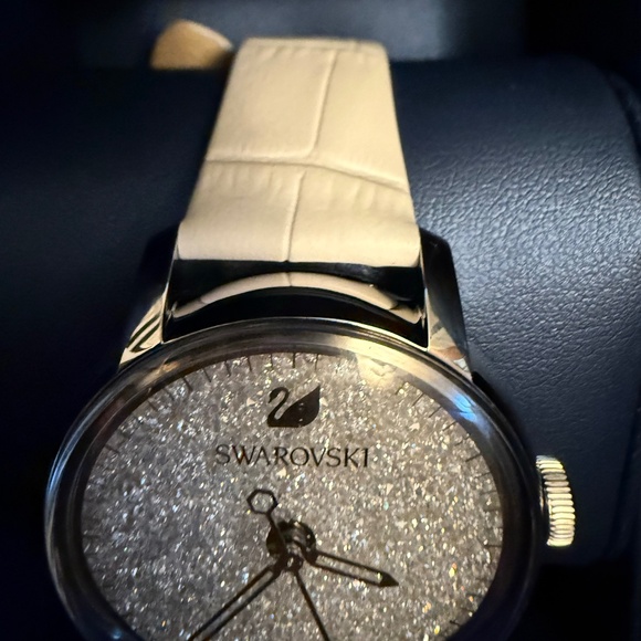 Swarovski Crystalline Hours Silver Dial White Leather Strap Women\'s Watch - NWT main image 4